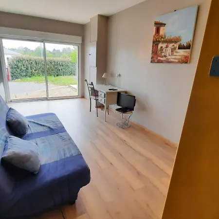 Holiday home Maison De Plain-pied Avec Jardin Cloture, Proche Thermes St Roch - 3 Chambres, Wifi, Cuisine Equipee *