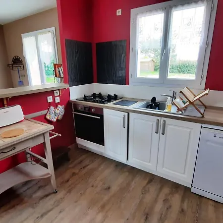 Maison De Plain-pied Avec Jardin Cloture, Proche Thermes St Roch - 3 Chambres, Wifi, Cuisine Equipee - Fr-1-541-46 Holiday home *