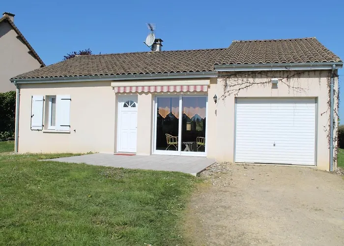 Holiday home Maison De Plain-pied Avec Jardin Cloture, Proche Thermes St Roch - 3 Chambres, Wifi, Cuisine Equipee - Fr-1-541-46 La Roche-Posay